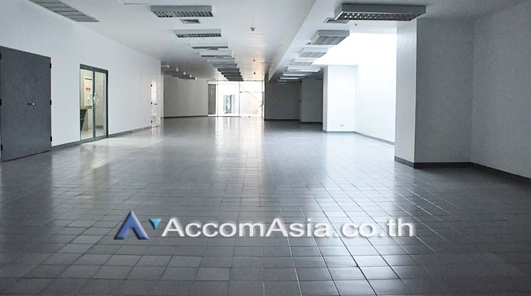  2  Office Space For Rent in Sukhumvit ,Bangkok MRT Phetchaburi - BTS Asok at Q House Asoke AA14072